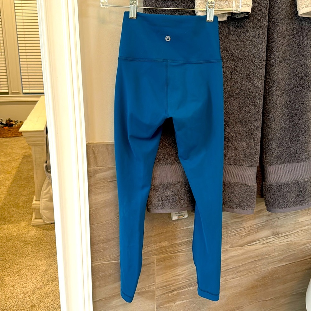 Lululemon size 2